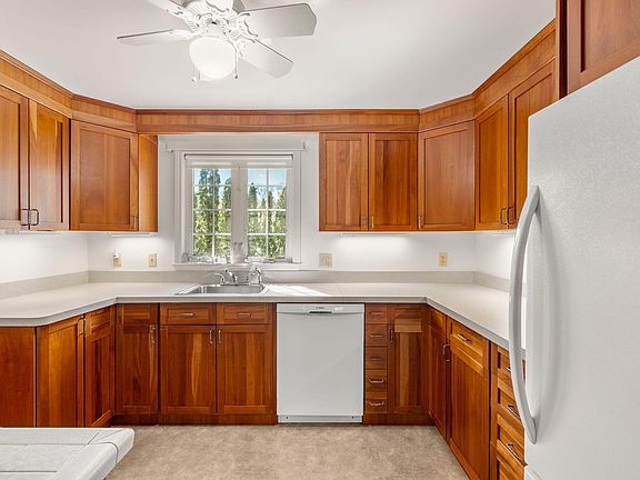 5th image of 22 Pinecrest Drive