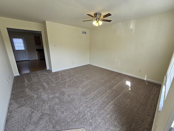 4th image of 1016 Aventurine Ct