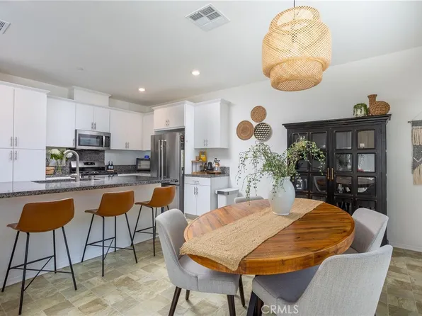 2467 Gunner Ridge Way, Rialto, CA 92377