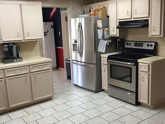 2nd image of 9290 Meadowbend Dr