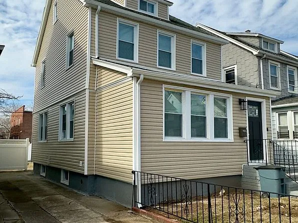 114-16 207th St, Cambria Heights, NY 11411