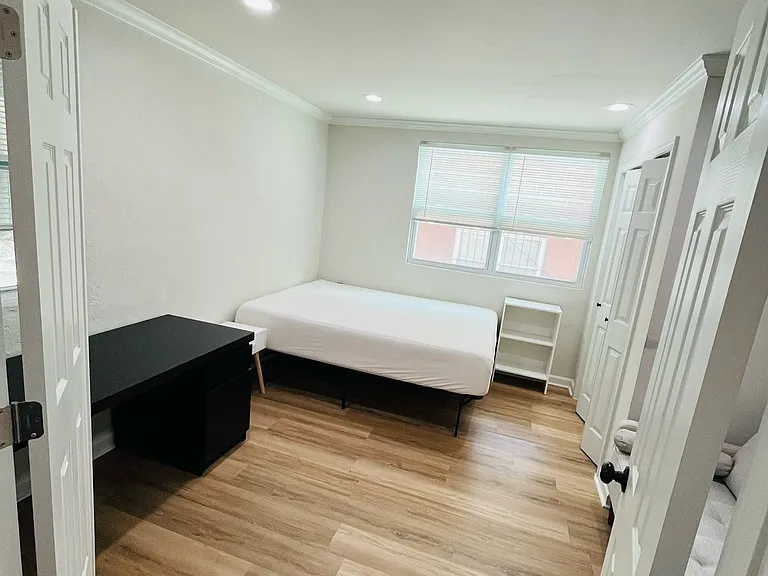 1121 Mecaslin St NW #B — Photo 18
