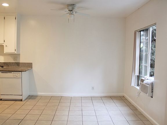 4th image of 3419 Club Dr APT 2