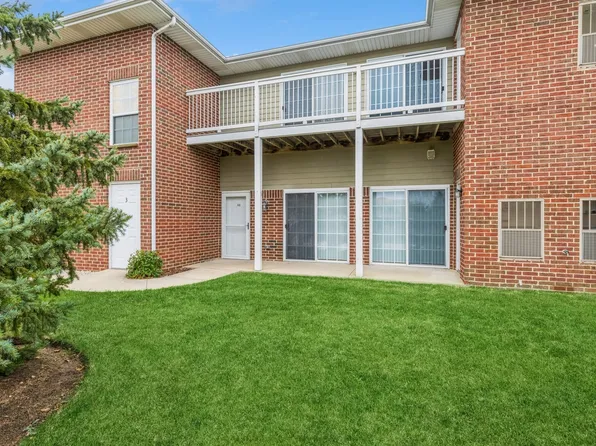 6738 102nd St Unit Aa, Pleasant Prairie, WI 53158