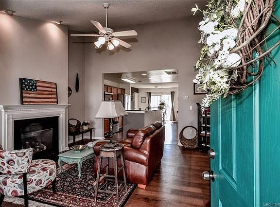 4th image of 2194 Wexford Way