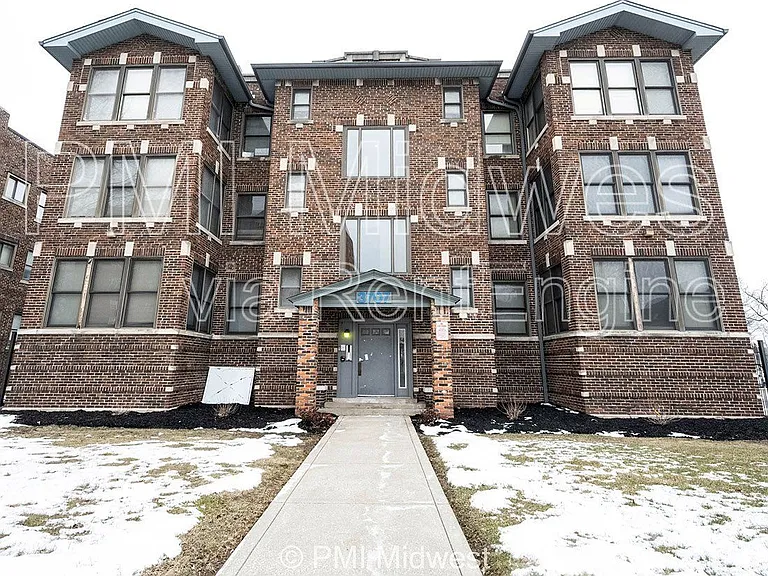 Parkway Apartments — Photo 27