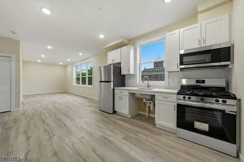 59 Cedar St #201