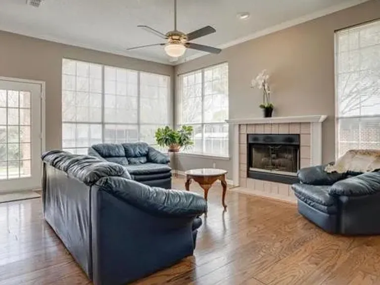 5837 Poole Dr — Photo 3