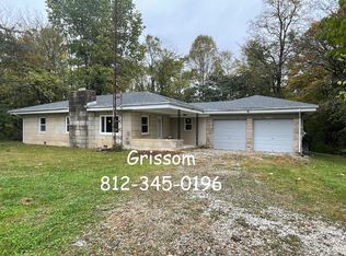 425 Sunny Acres Dr, Bedford, IN