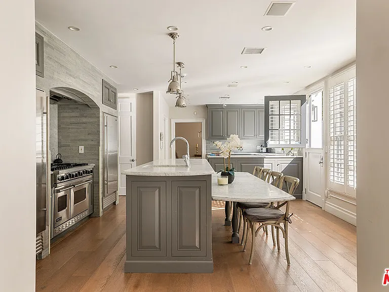 1460 N Doheny Dr — Photo 18