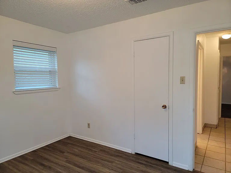1000 Springdale Rd — Photo 26
