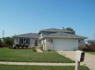 11832 W Magoun Dr, Saint John, IN 46373