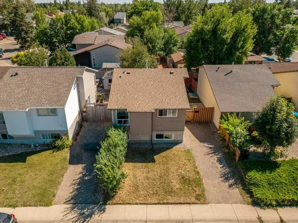 8 NW Columbia Bay W, Lethbridge, AB T1K 5A7