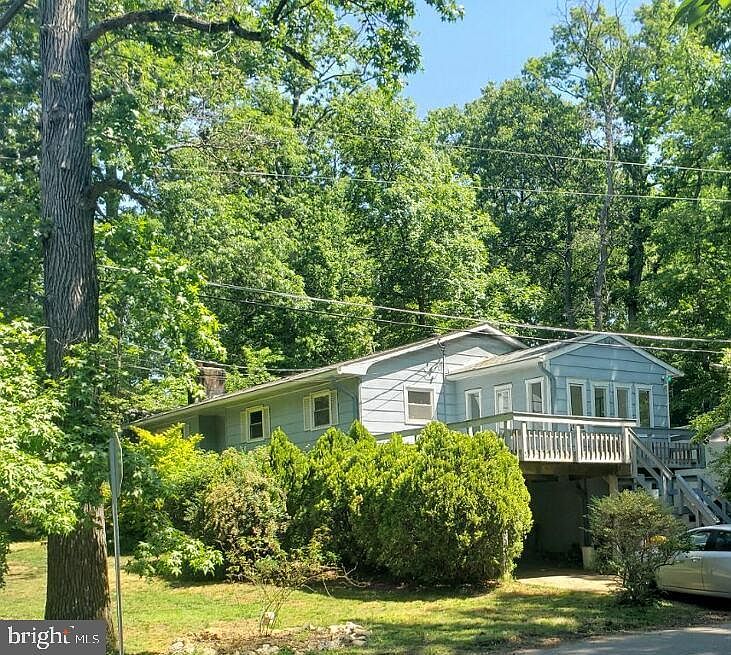1st image of 329 Hillsmere Dr