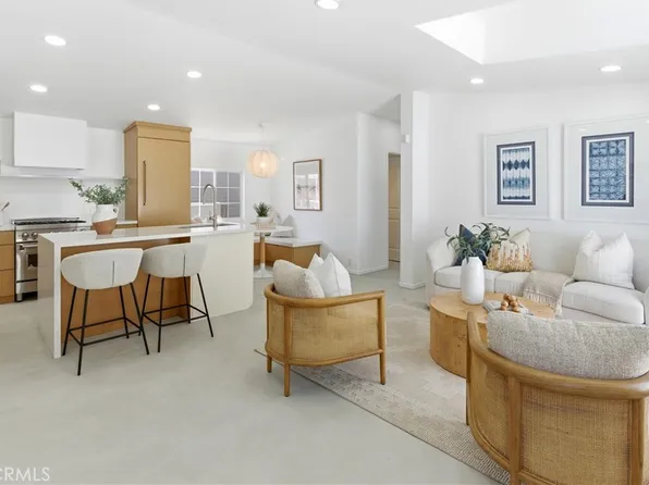 260 Mayflower Dr, Newport Beach, CA 92660