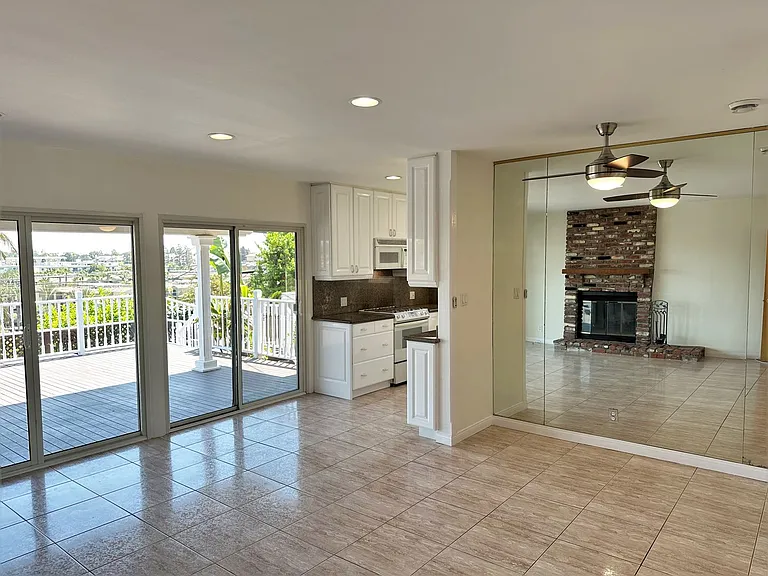 7410 Earldom Ave — Photo 2