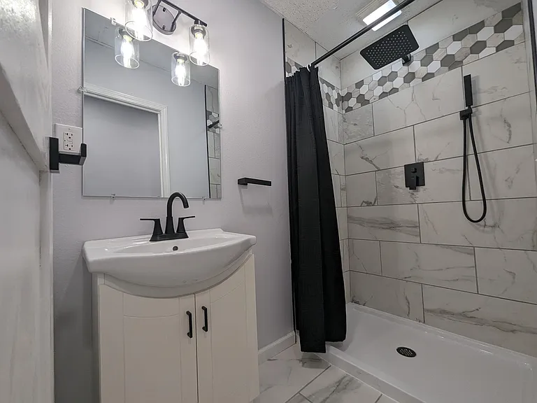 124 S 2nd St #207 — Photo 4