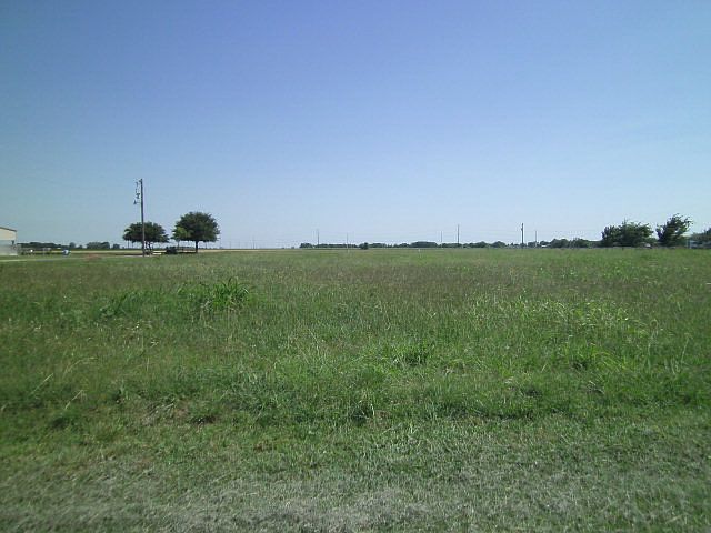 2nd image of 1305 Link Rd