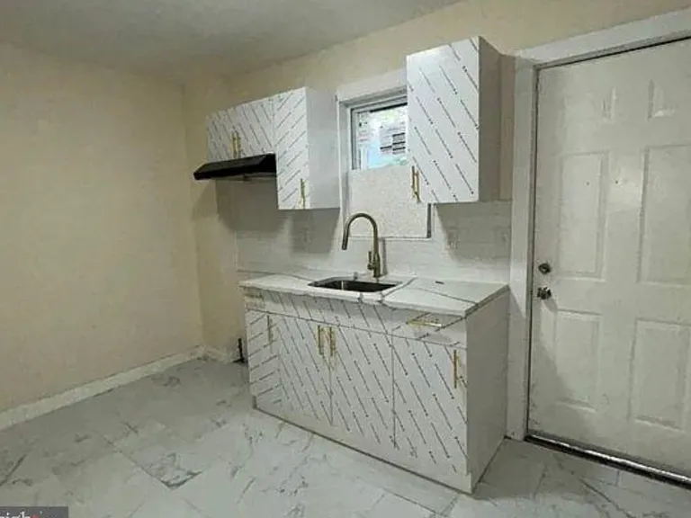 510 N Hermitage Ave — Photo 11