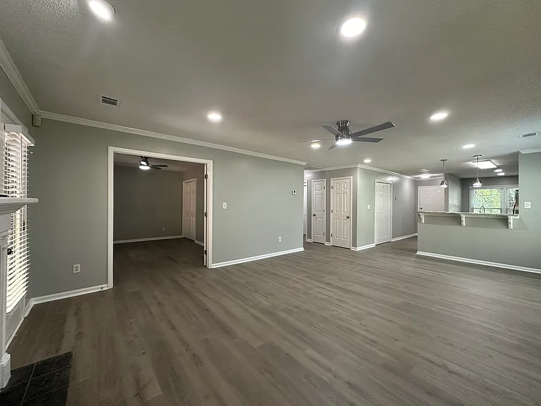 1260 Warsaw Rd #1 — Photo 13