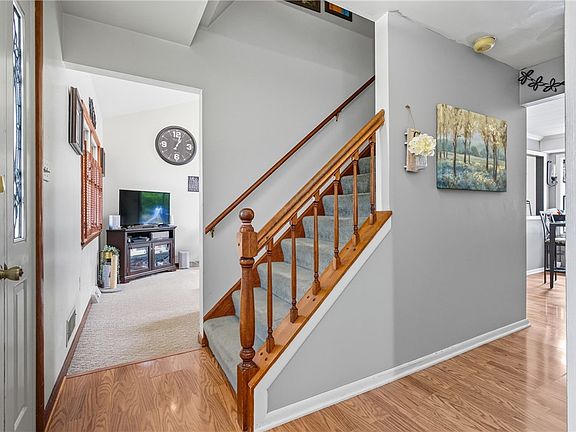 4th image of 4045 Greenridge Dr