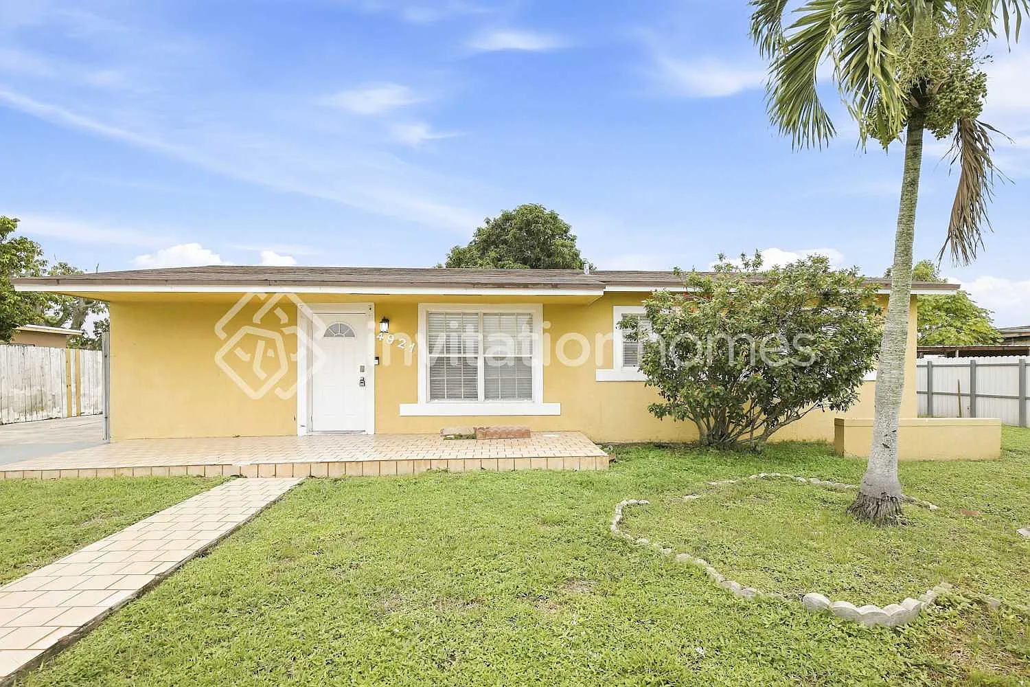 4921 NW 170th St Miami Gardens, FL 33055 — Photo 1