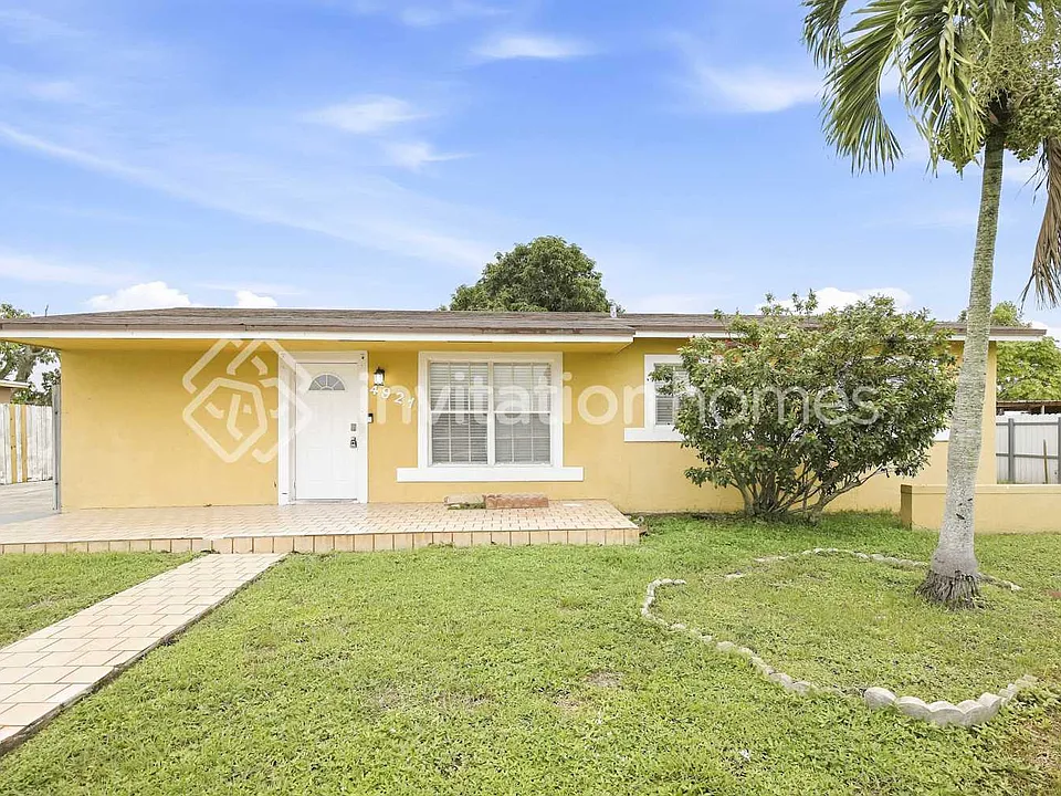 4921 NW 170th St