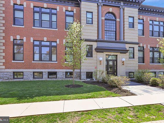 5th image of 1100 Belmont Ave Unit 2