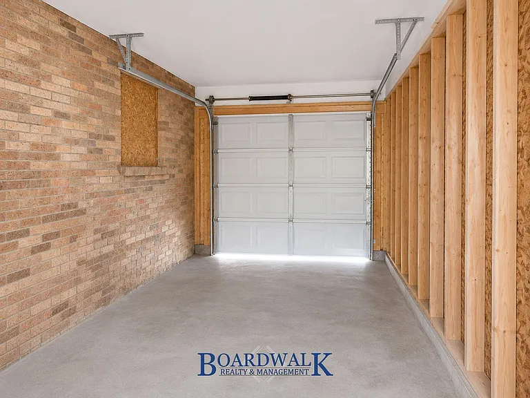 886 S Montgomery St — Photo 10