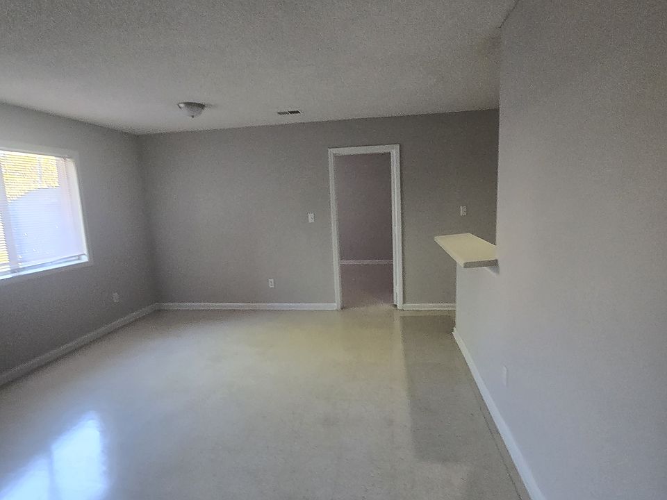 2nd image of 1800 Atlantic Dr #103-2