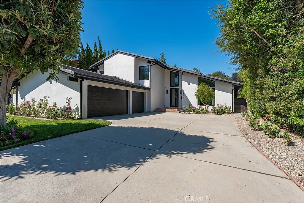 5 bed, 3350 sqft, $12,000 — Photo 2