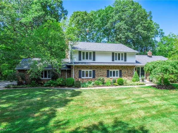 20715 Brandywine Dr, Fairview Park, OH 44126