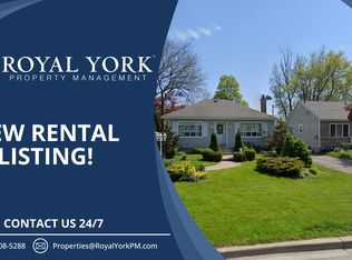 33 Cree Ave #2, Toronto, ON M1M1Z4