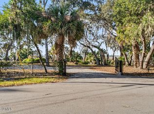 2001 Berkeley Cir, Port Royal, SC 29935