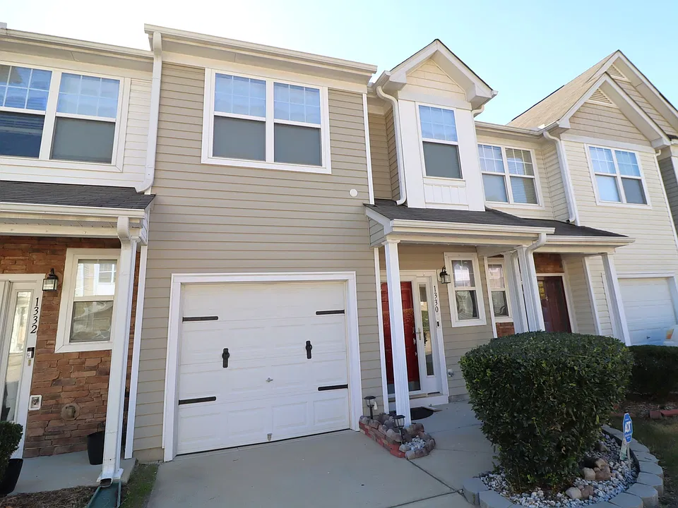 1330 Stone Manor Dr
