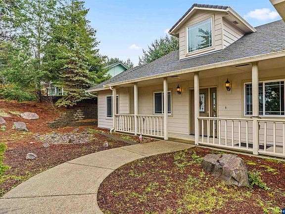 5th image of 2222 Primrose Ln