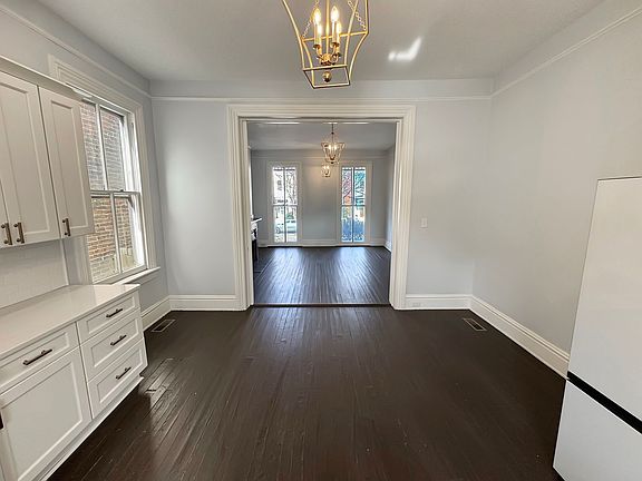 5th image of 2019 Floyd Ave APT 1