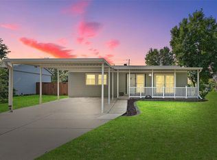 15 Hunting Creek Rd, Saint Peters, MO 63376