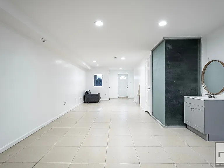 855 Herkimer St #1F — Photo 2