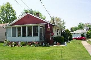 1st image of 704 E 305th St