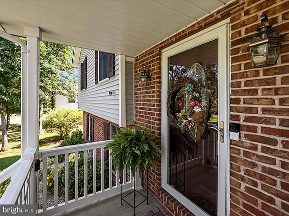 5th image of 103 Bell Haven Cir