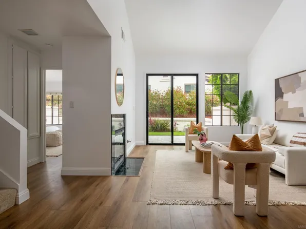 3633 Seahorn Cir, San Diego, CA 92130