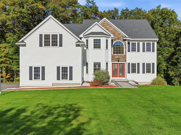 27 McIntosh Ln, Littleton, MA 01460