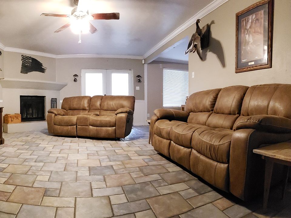 1st image of 130 Dianne Dr