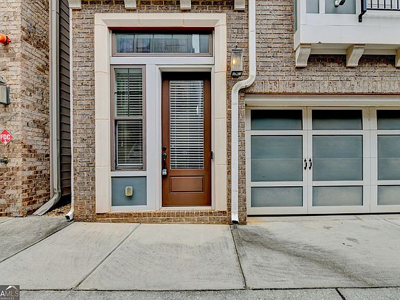 4th image of 595 Broadview Pl NE