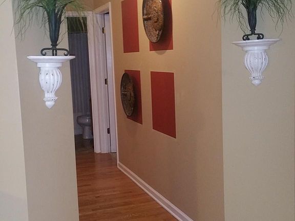 4th image of 2901 Greentree Dr