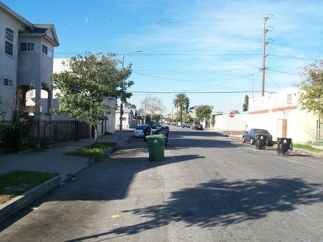 2nd image of 316 E 68th St