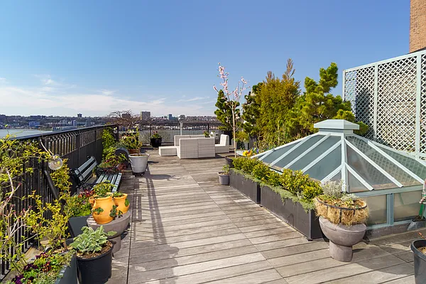 Sold by Compass | media 8