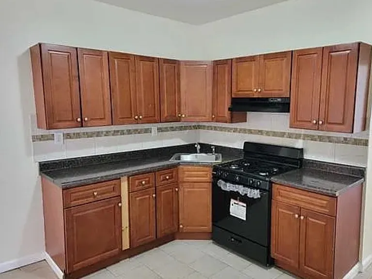 85 Littleton Ave #3 — Photo 6
