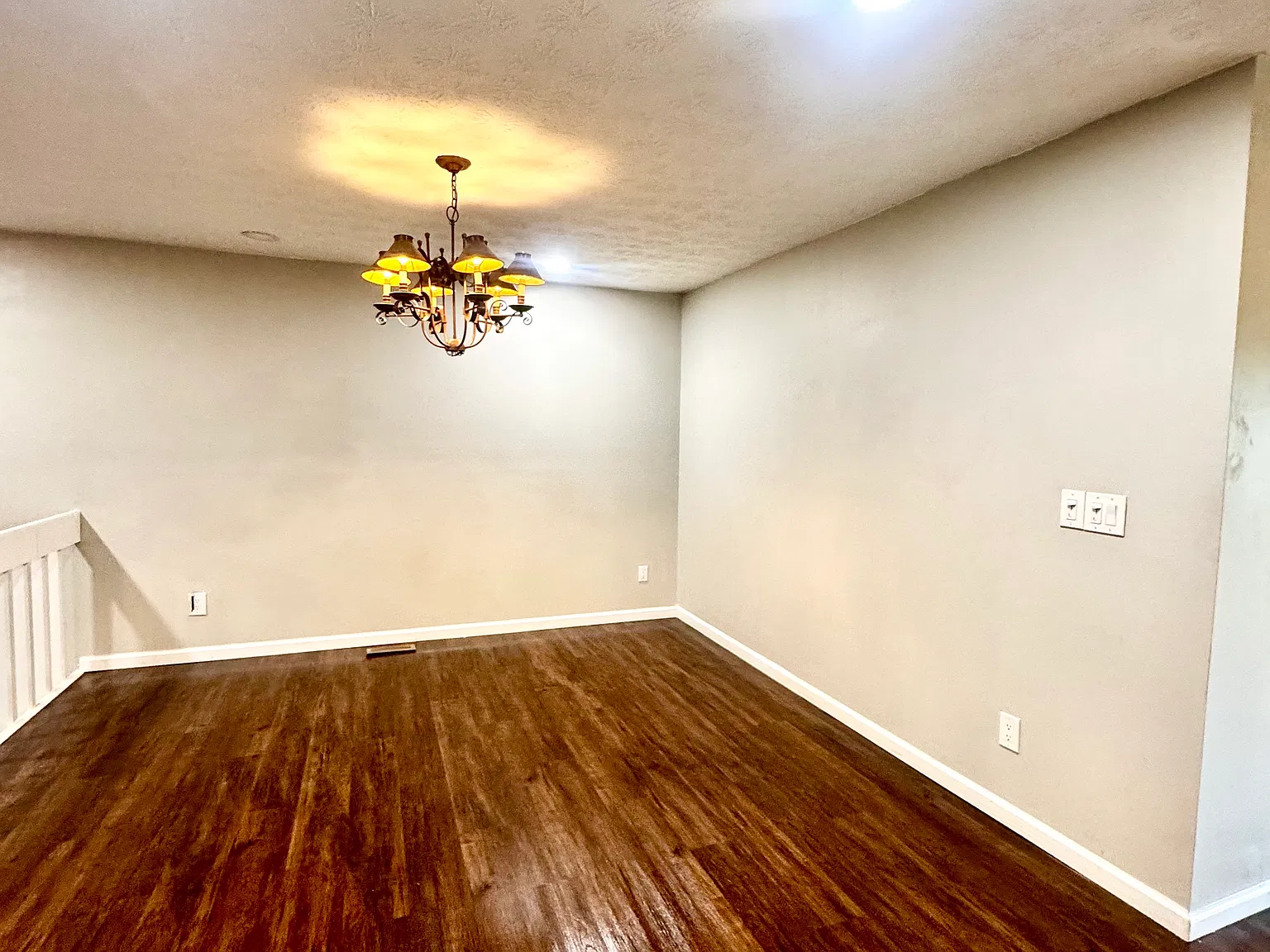 3 bed, 2072 sqft, $2,245 — Photo 4